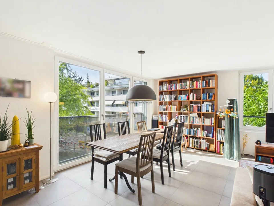 Appartement lumineux de 4,5 pièces avec grand balcon ensoleillé – photo 4 sur 30