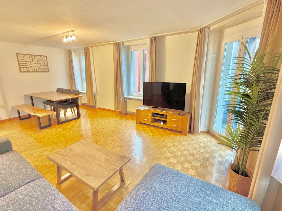 Zentrales Zimmer mitten im Kreis 4 :)