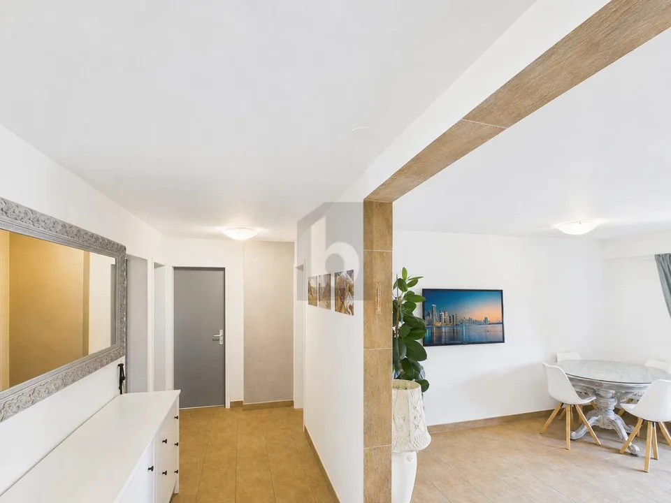 ATTIQUE AVEC BALCON ET GRENIER AMÉNAGEABLE