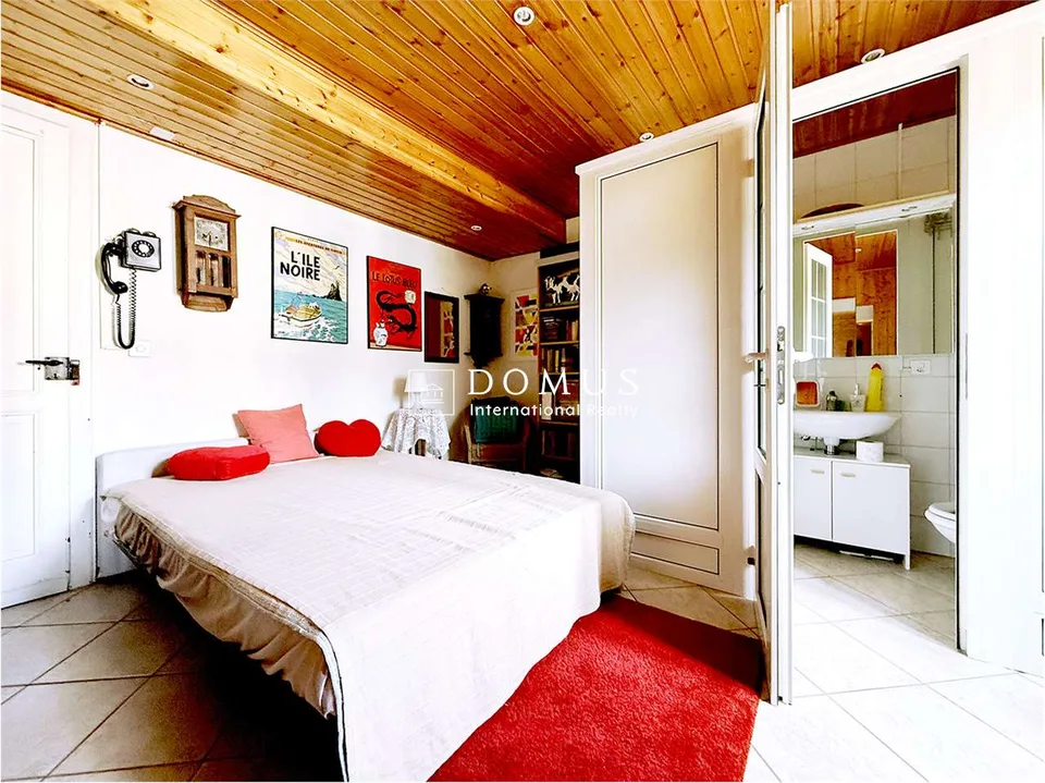Independent house with 5 apartments, garden and garage – photo 6 of 8