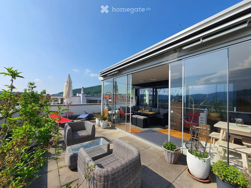 Grosszügige moderne 4.5-Zimmer Attikawohnung an zentraler Lage