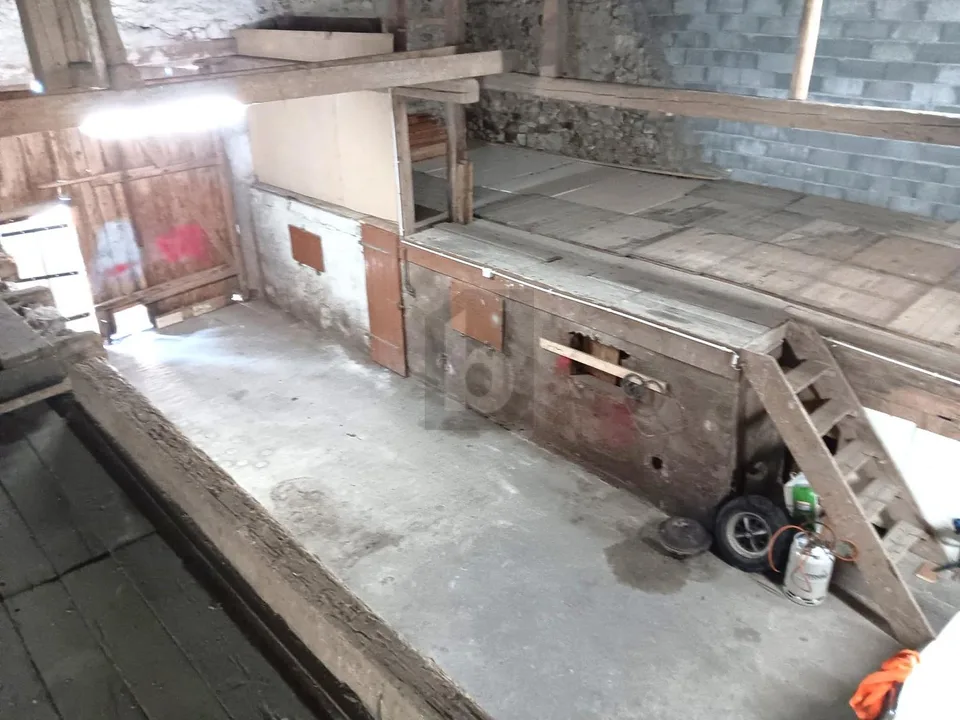 FERME À RÉNOVER