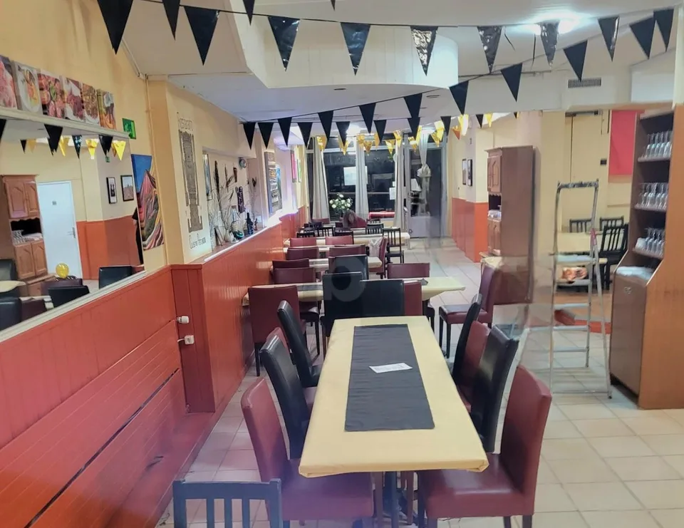 Restaurant in einem belebten Viertel