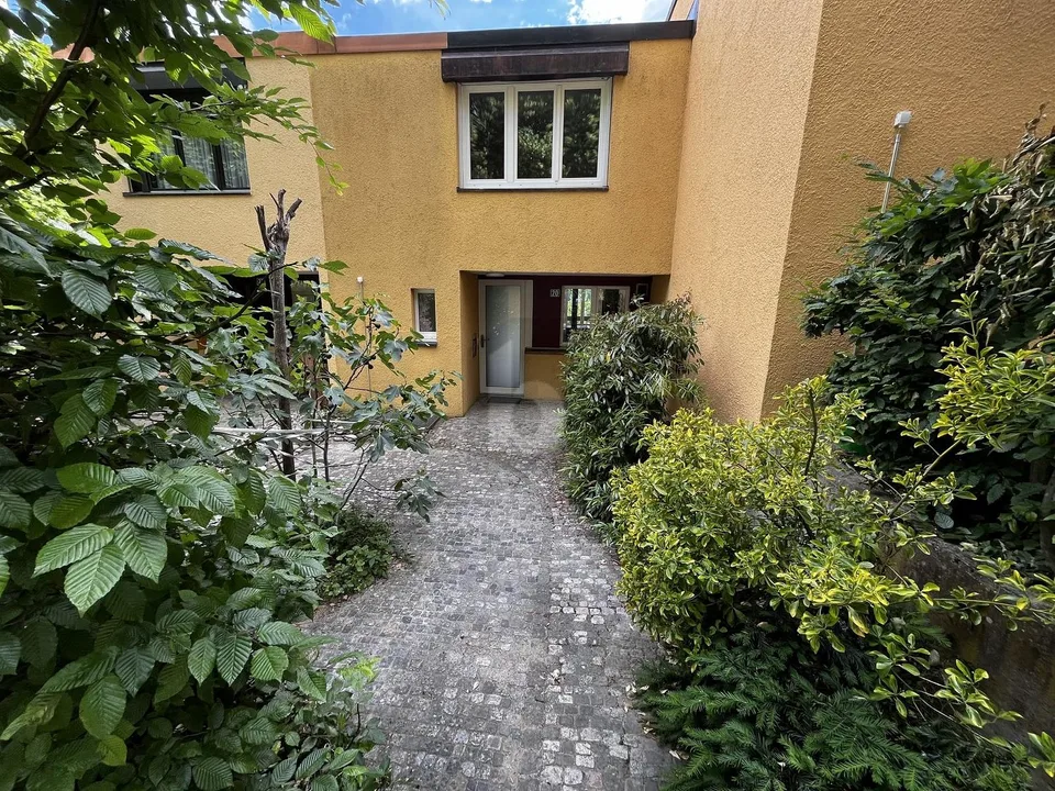 SONNIGE SÜDLAGE MIT WEITSICHT, GARTEN & KOMFORT