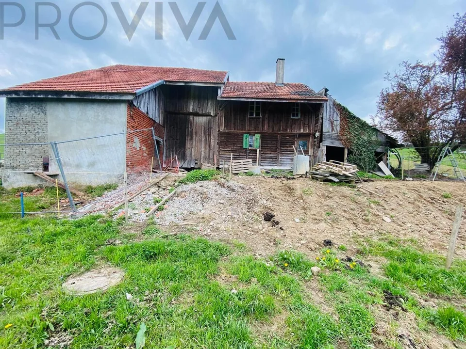 2600 m2 terreno con casa da ristrutturare e potenziale