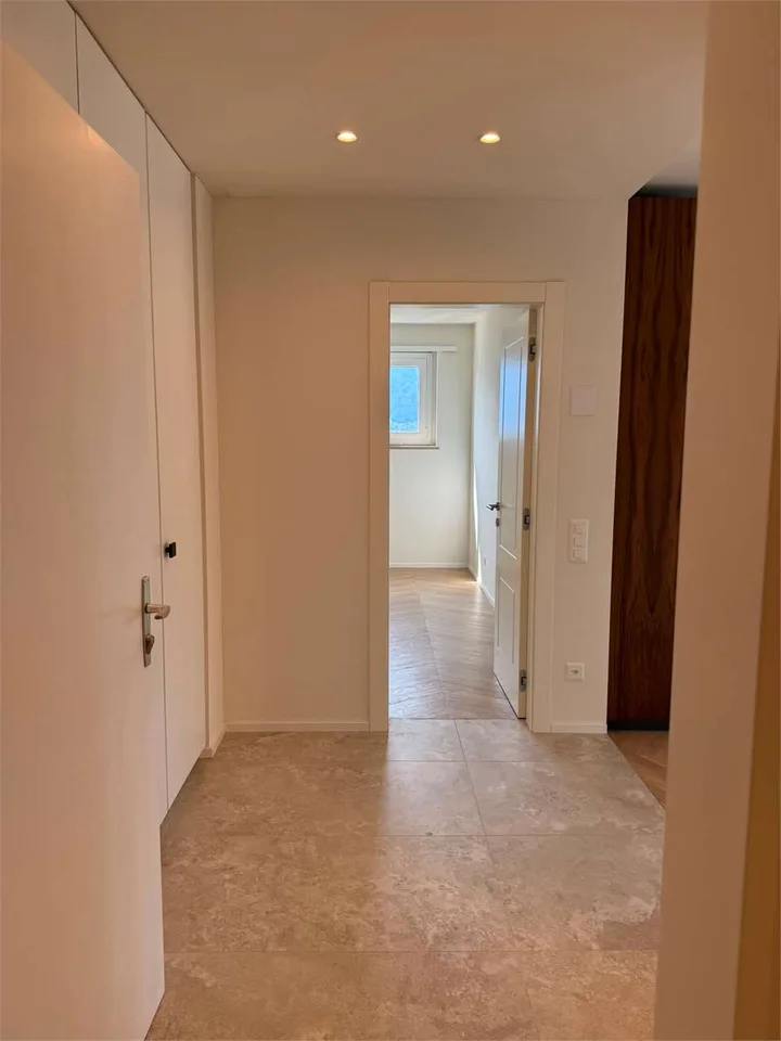 **Elegante Wohnung mit 180-Seeblick in Minusio - Zweitwohnsitz**