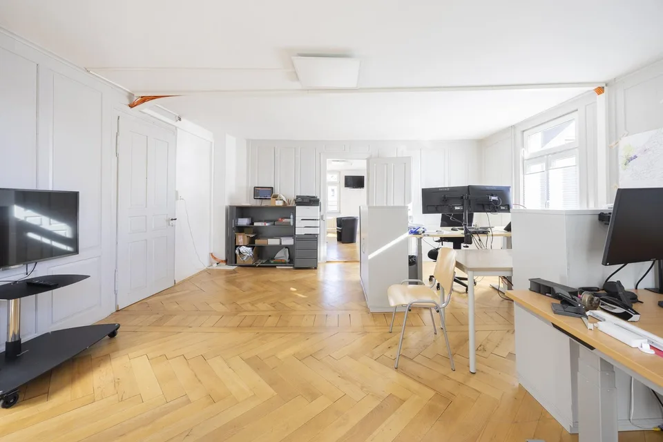Espaces de bureau lumineux dans un emplacement central Amriswil