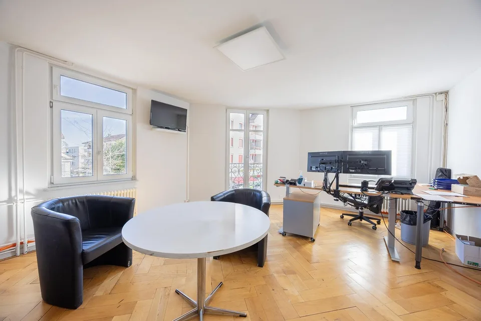 Espaces de bureau lumineux dans un emplacement central Amriswil
