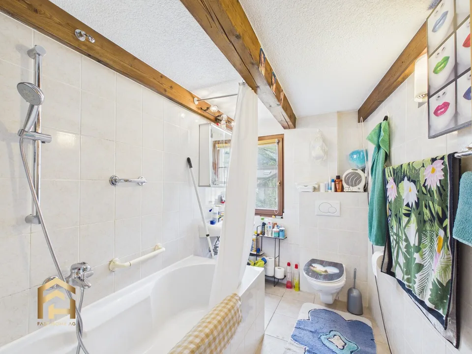 Viel Platz, viel Charme, viele Möglichkeiten Haus mit 3 Wohneinheite – Foto 6 von 13