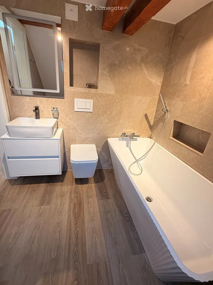 4.5-Room Maisonette with Lake View & Garden
