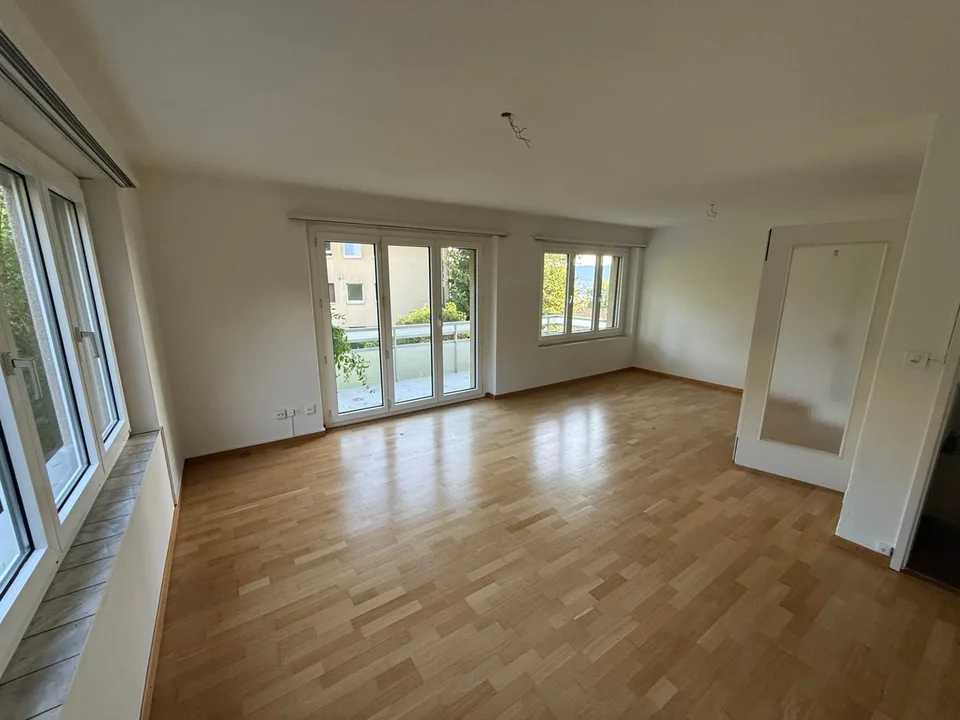 Appartamento di 4 locali in una zona tranquilla a Zurigo Witikon