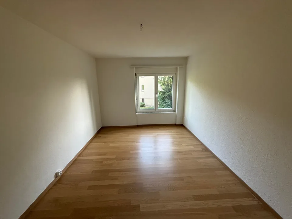 Appartamento di 4 locali in una zona tranquilla a Zurigo Witikon
