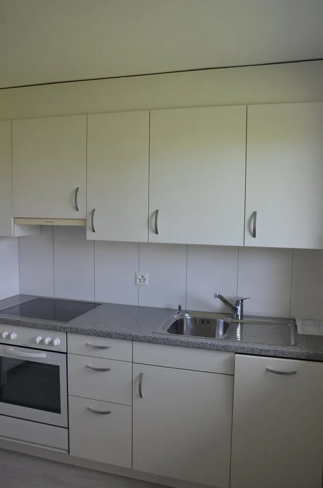 helle 4.5-Zimmer-Wohnung mit Balkon direkt beim Bahnhof
