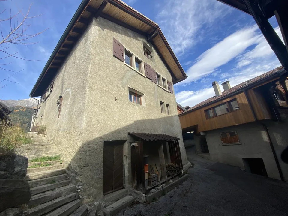 Haus im Dorf mit Renditepotenzial im Herzen von Arbaz