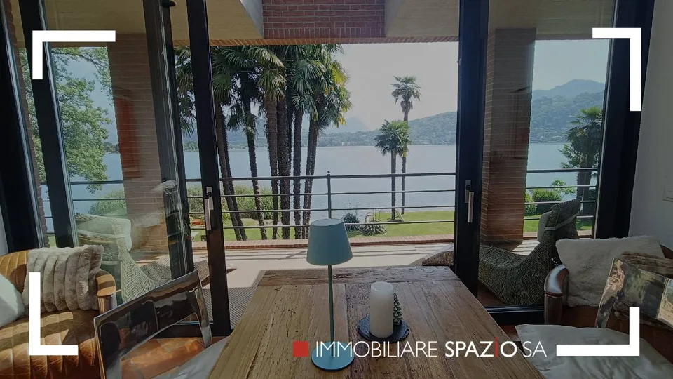 Exklusives Seeblick-Villa mit privatem Strand