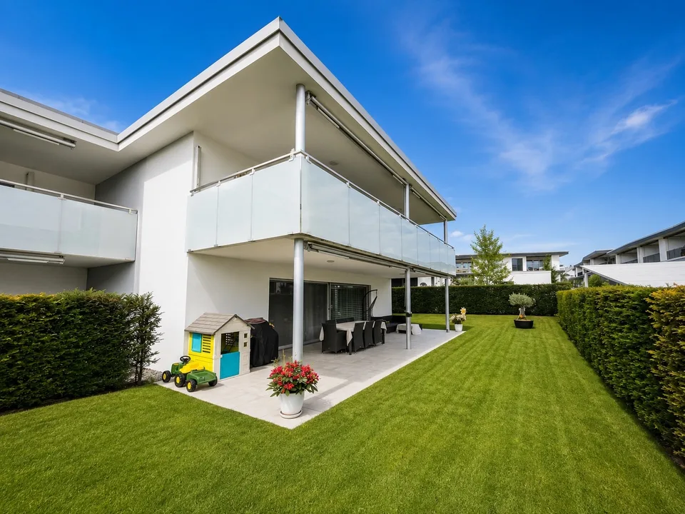 Appartement de jardin attractif de 4,5 pièces avec 2 places de parking souterrain à vendre à Lieli (Oberwil-Lieli)