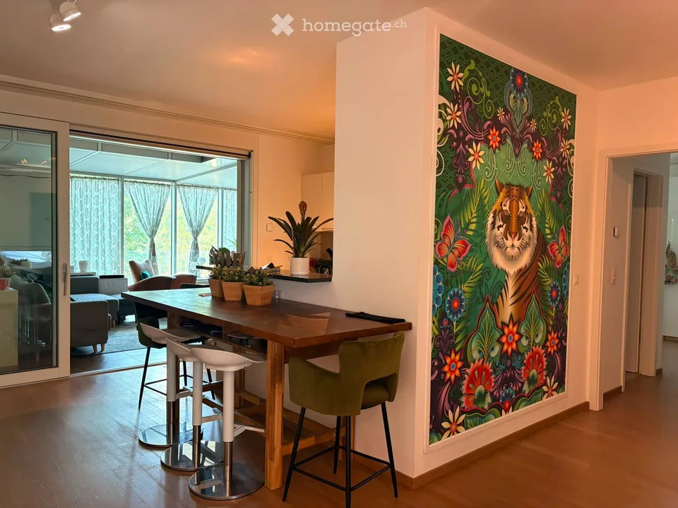 Charmanter 5-Zimmer-Wohnung mit Balkon & atemberaubendem Blick