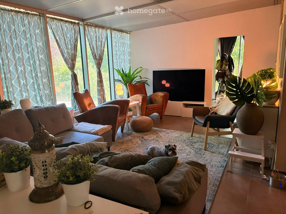 Charmanter 5-Zimmer-Wohnung mit Balkon & atemberaubendem Blick