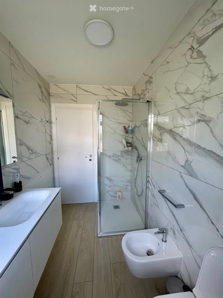 Neues und modernes Apartment mit eigenem Garten