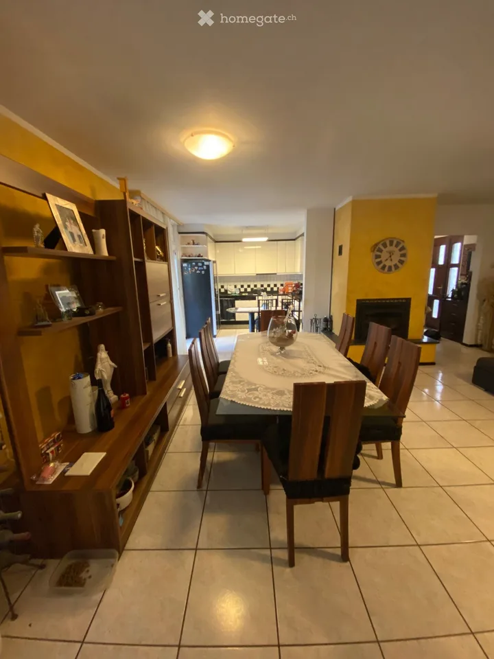 Vendesi villetta di 6.5 locali con giardino 3/4 posteggi