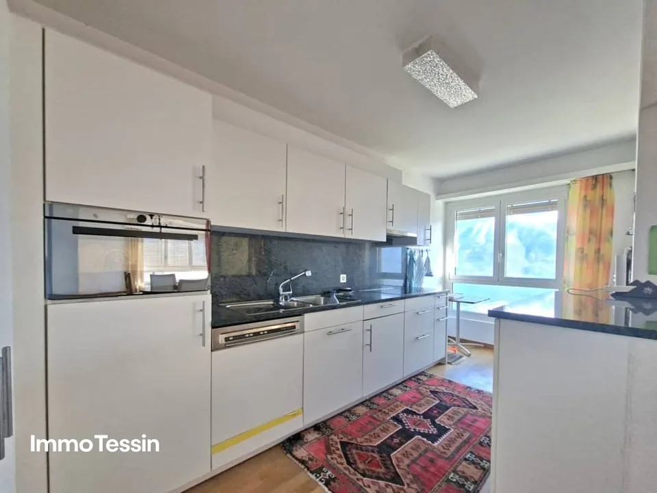 LOCARNO-MONTI: Grosse & moderne Wohnung mit fantastischer 180 Panorama Seesicht über den Lago Maggiore – Foto 10 von 13