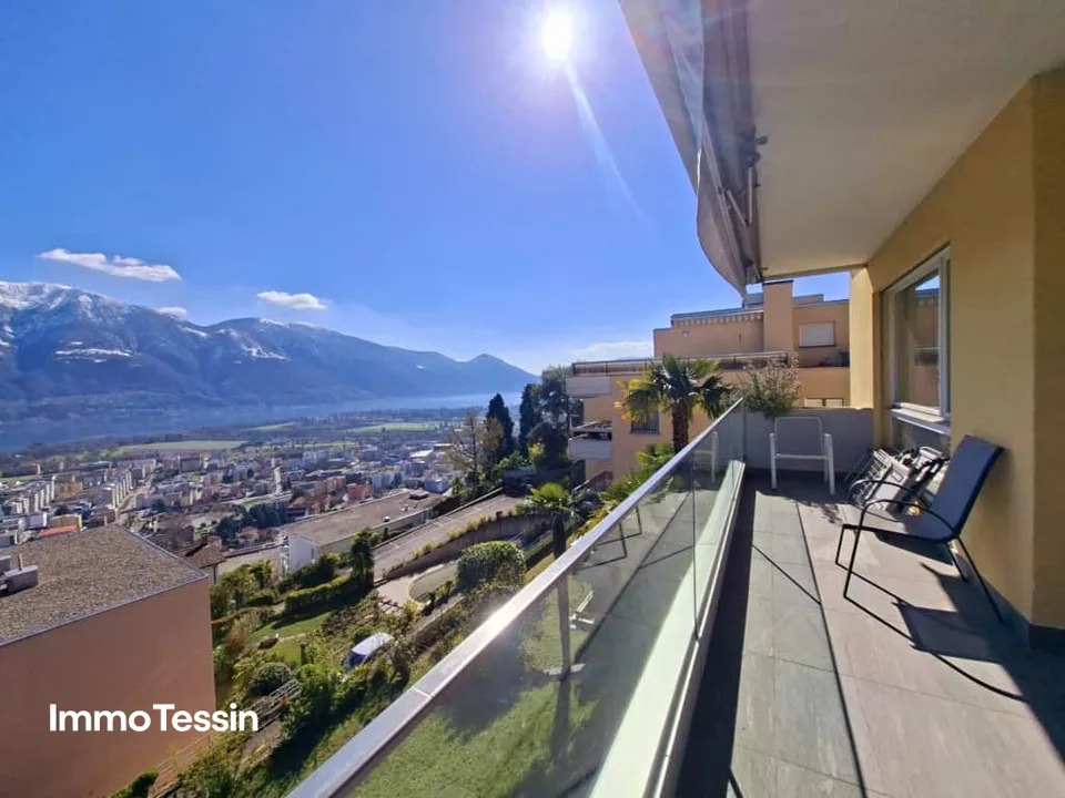 LOCARNO-MONTI: Grosse & moderne Wohnung mit fantastischer 180 Panorama Seesicht über den Lago Maggiore