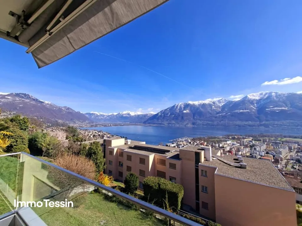 LOCARNO-MONTI: Grosse & moderne Wohnung mit fantastischer 180 Panorama Seesicht über den Lago Maggiore