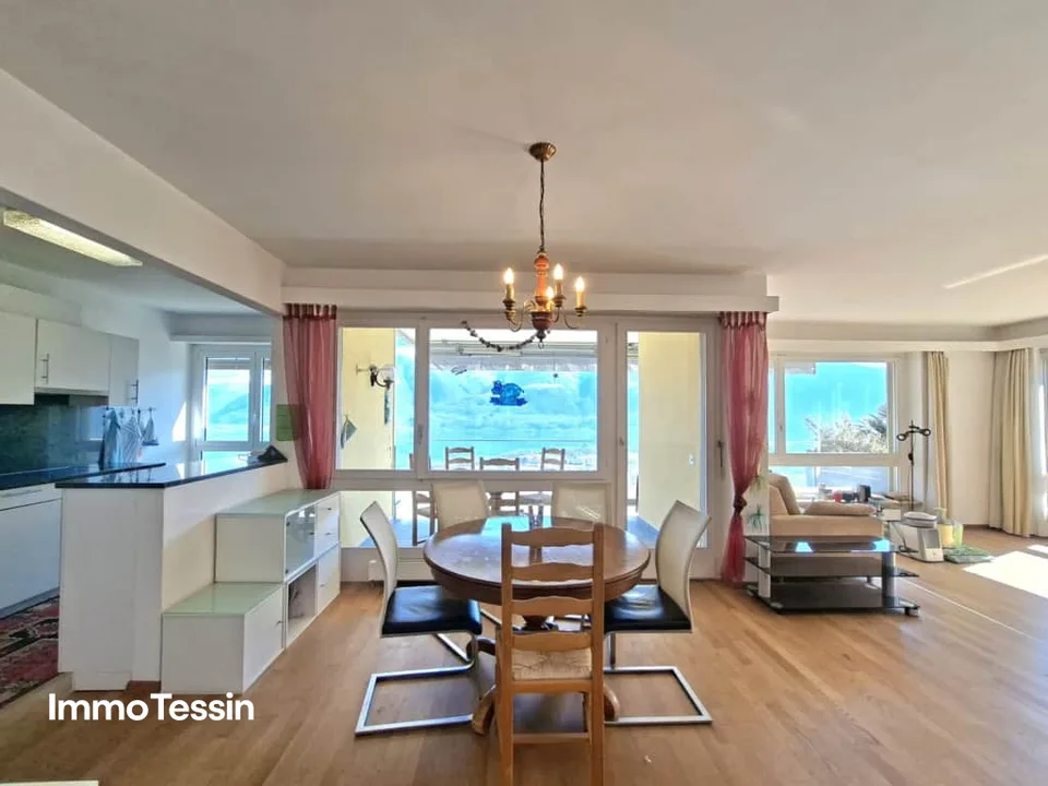 LOCARNO-MONTI: Grosse & moderne Wohnung mit fantastischer 180 Panorama Seesicht über den Lago Maggiore – Foto 9 von 13