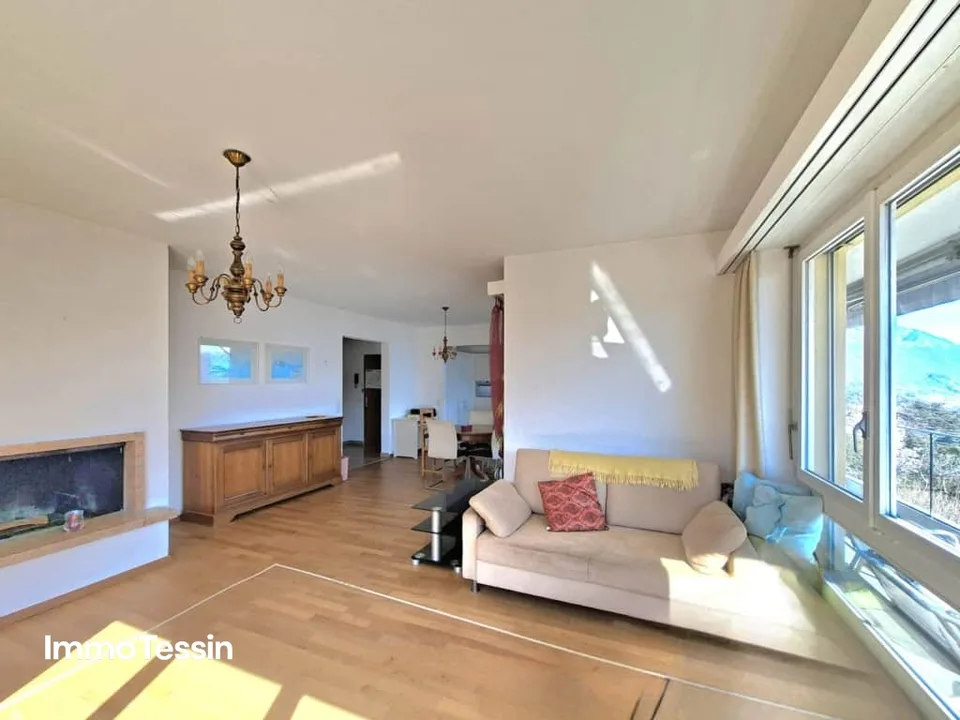LOCARNO-MONTI: Grosse & moderne Wohnung mit fantastischer 180 Panorama Seesicht über den Lago Maggiore – Foto 8 von 13