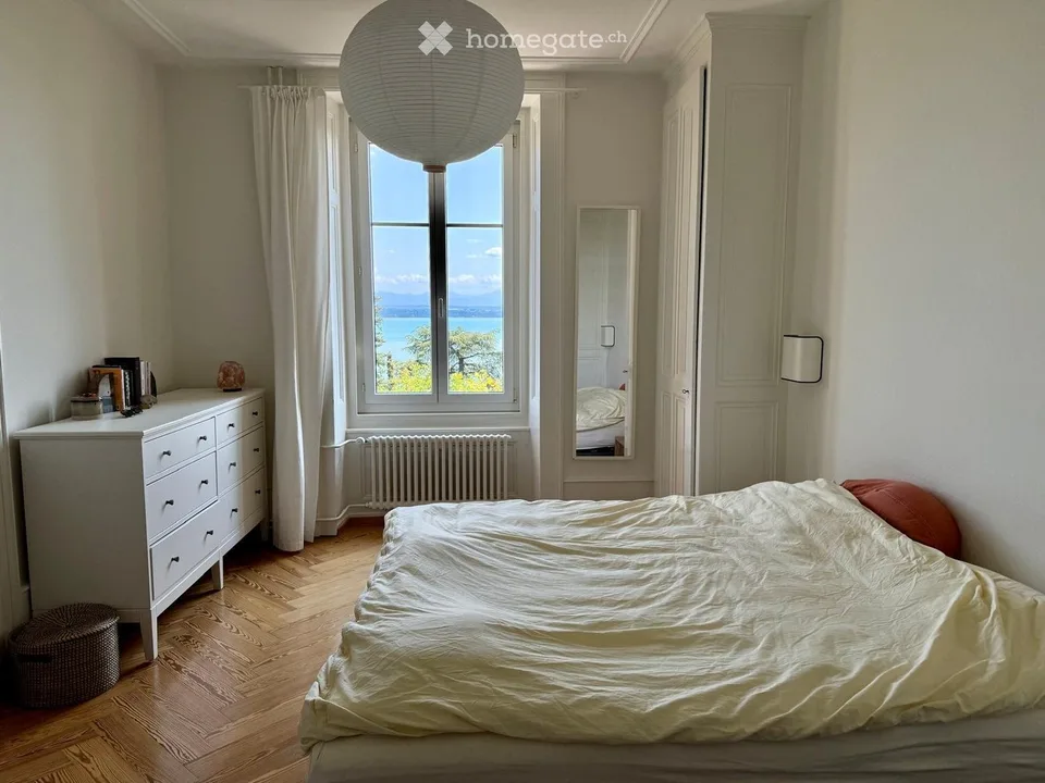 Appartamento di 5.5 locali con balcone e vista lago a Neuchâtel