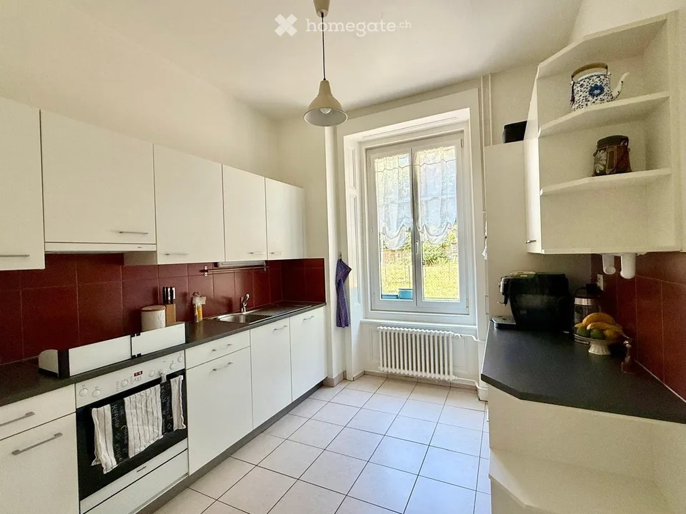 Appartamento di 5.5 locali con balcone e vista lago a Neuchâtel