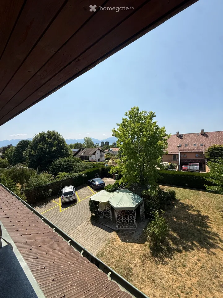 Appartamento con 4,5 locali + padiglione di giardino