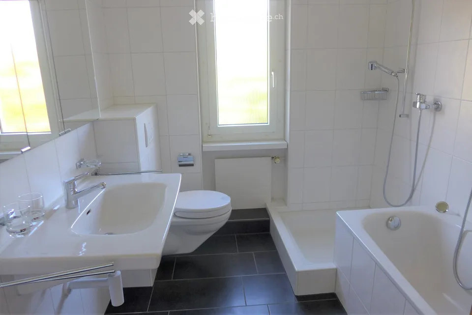 Helle 4.5-Zimmer-Wohnung mit Balkon und schöner Aussicht in Berneck