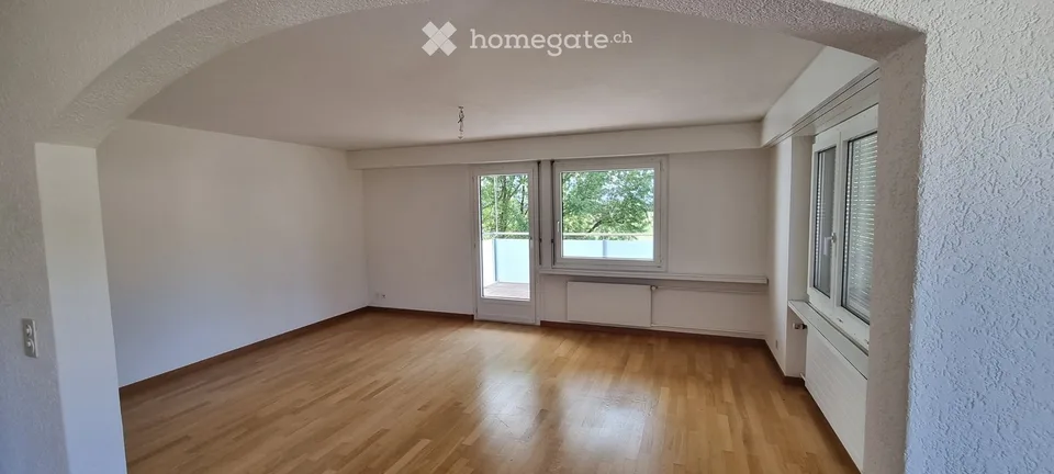 Helle 4.5-Zimmer-Wohnung mit Balkon und schöner Aussicht in Berneck
