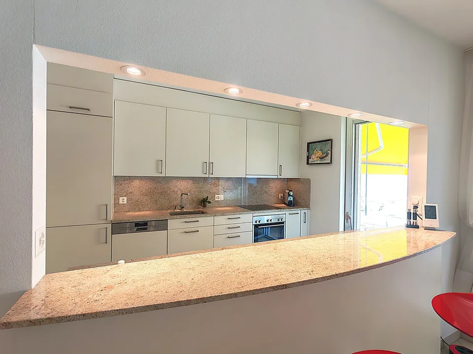 Charmante 4.5-Zimmer-Wohnung mit top See- und Fernsicht , Pool, Sauna, Fitness – Foto 6 von 16