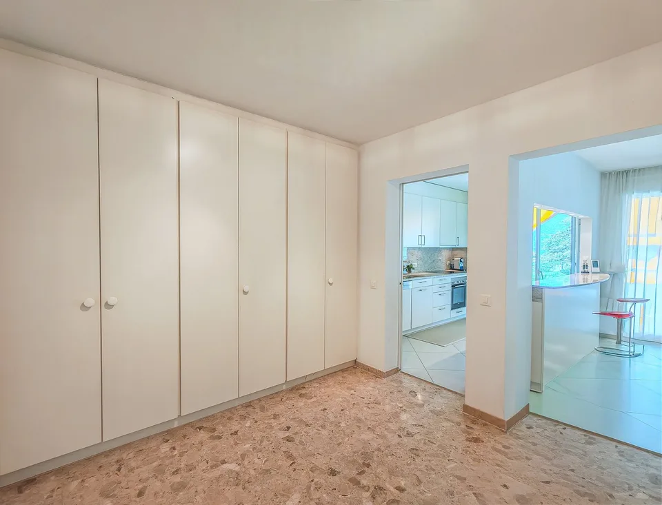 Charmante 4.5-Zimmer-Wohnung mit top See- und Fernsicht , Pool, Sauna, Fitness – Foto 12 von 16