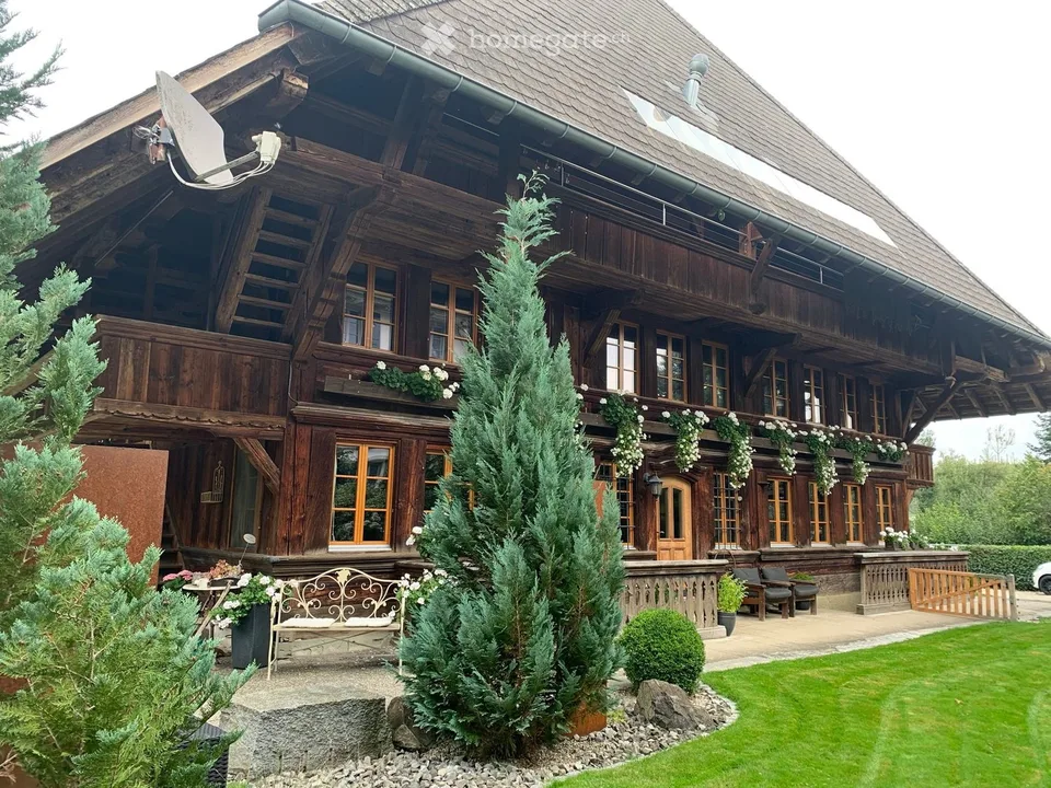 4.5 Zimmer Dachwohnung mit Loggia und Gartensitzplatz