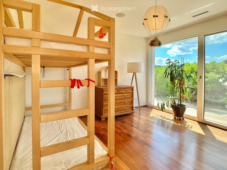 Einziehen und wohlfühlen: 170 m² Gartenwohnung in Stallikon