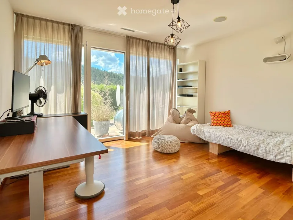 Einziehen und wohlfühlen: 170 m² Gartenwohnung in Stallikon