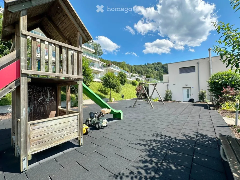 Einziehen und wohlfühlen: 170 m² Gartenwohnung in Stallikon