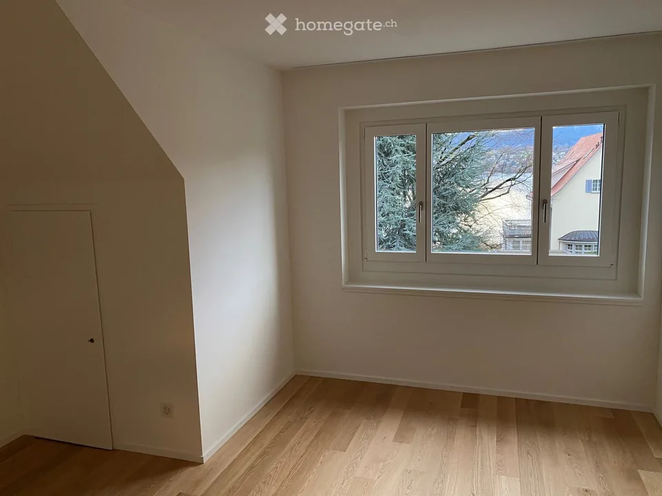Bright and central apartment in close proximity to the Küsnachter Horn lake facility