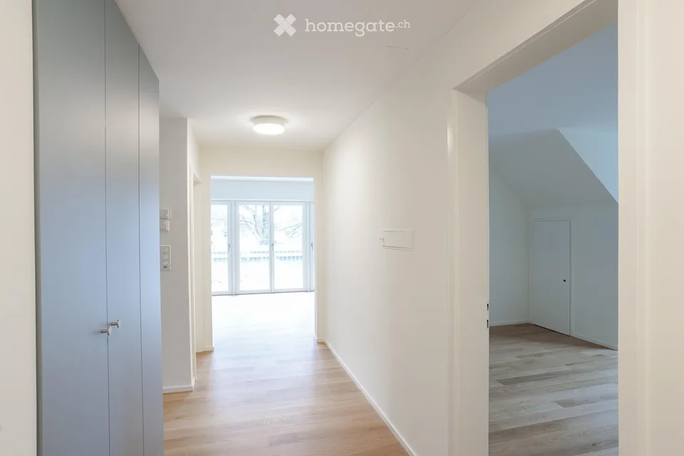Bright and central apartment in close proximity to the Küsnachter Horn lake facility