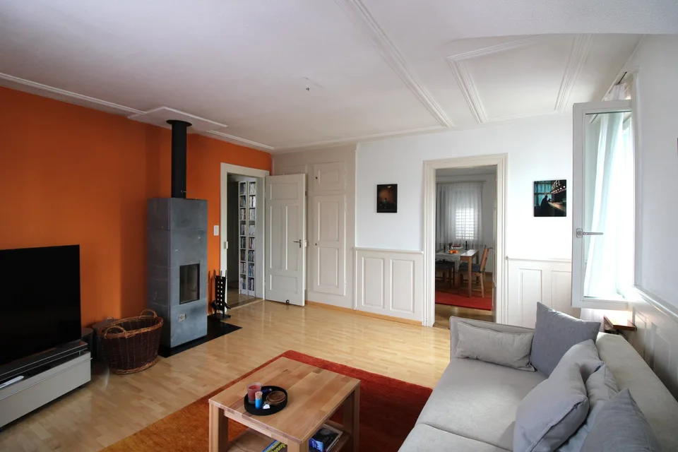 Habiter et travailler – propriété polyvalente et très spacieuse avec charme et potentiel
