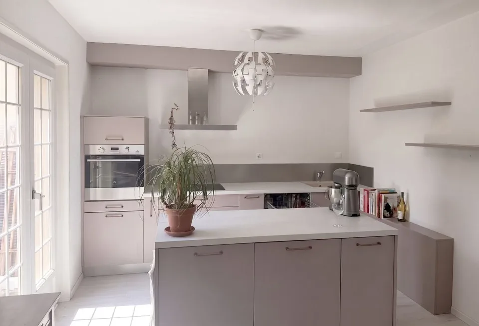 Deliziosa casa a schiera familiare in un ambiente verde a Pampigny
