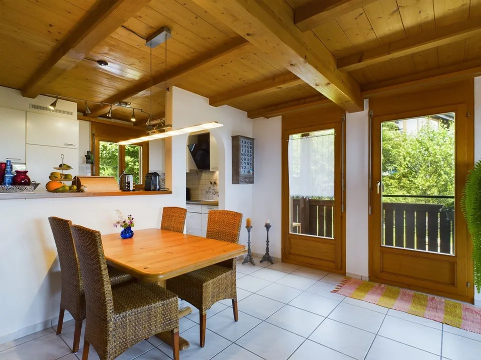 Casa a schiera moderna di 4,5 locali con giardino a Niederbipp