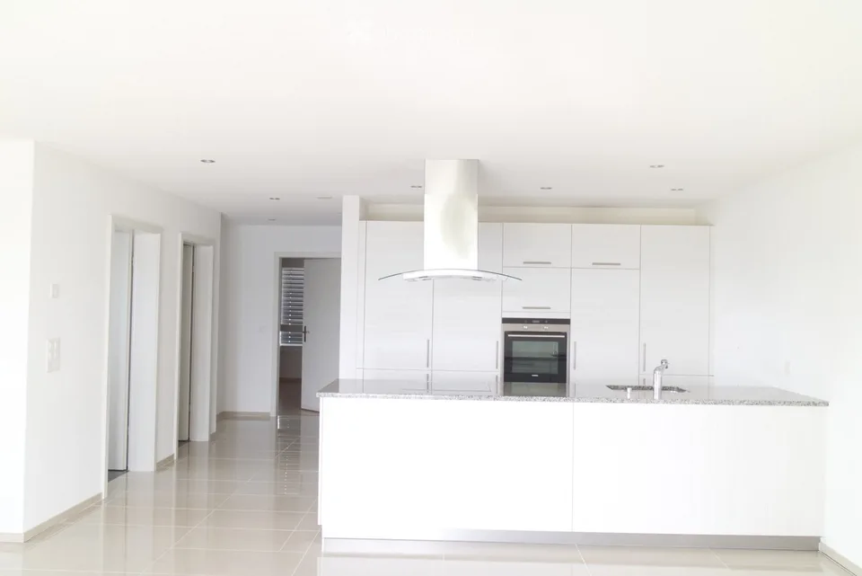 Moderne 3.5 Zimmer Wohnung mit Aussensitzplatz in 6-Fam.Haus