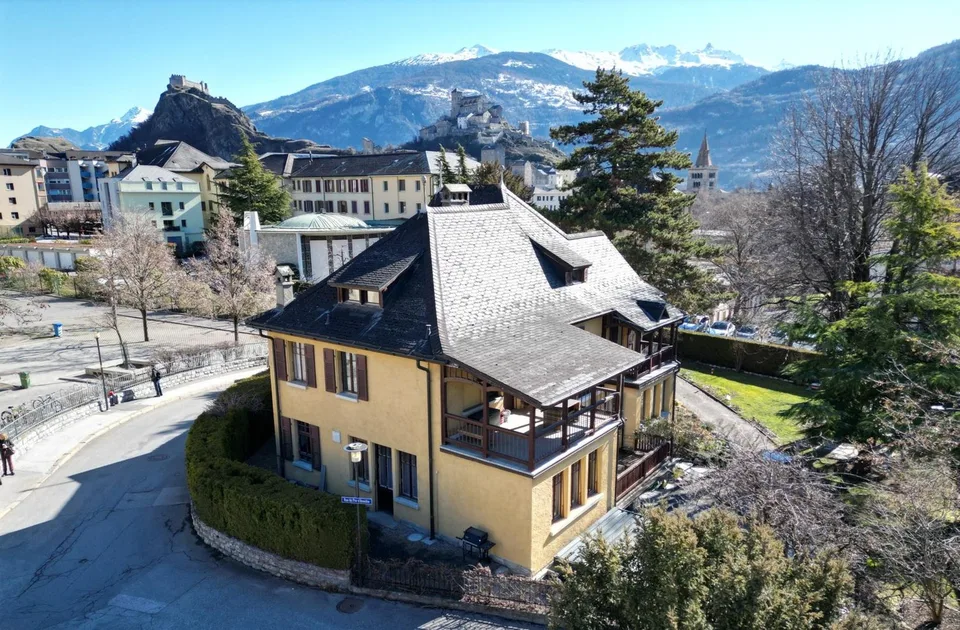 Villa de Maître 8.5 pièces de 712m2 au coeur de Sion