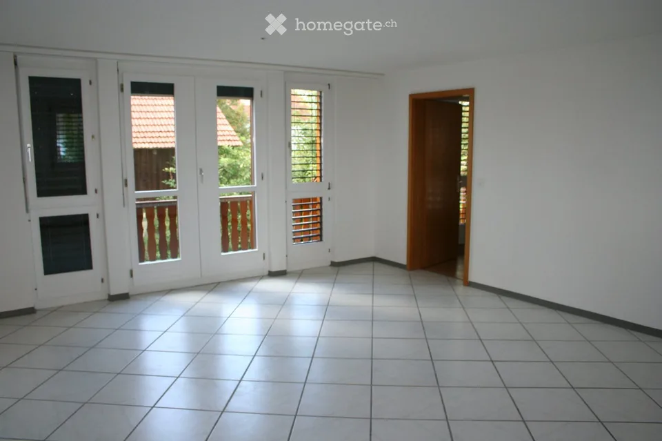 Helle 3 Zimmerwohnung mit grossem Balkon