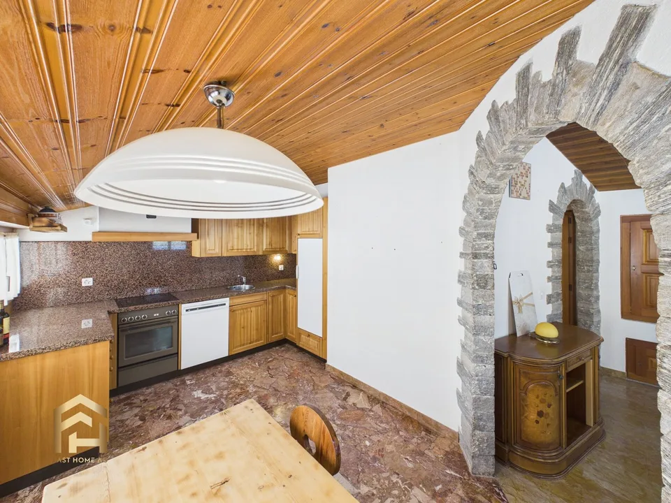 Immeuble traditionnel avec potentiel de développement à Gondo – photo 6 sur 13