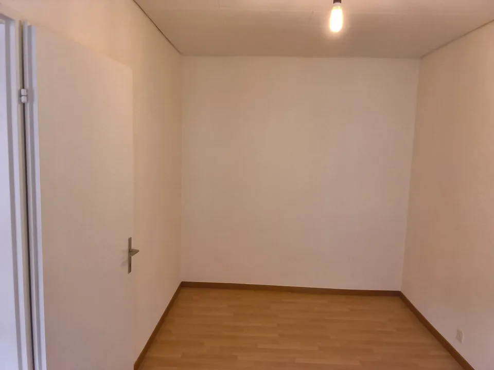Delizioso appartamento di 3.5 locali a Saint-Imier – disponibile immediatamente – foto 13 di 20